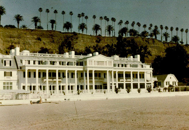 Palatial_home_of_Marion_Davies_built_for_her_by_William_Randolph_Hearst